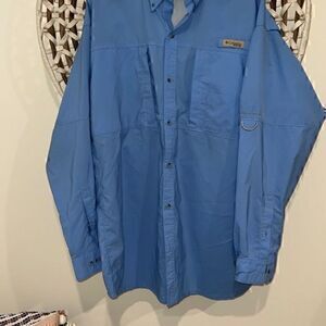 Columbia PFG Omni freeze blue button down size large
